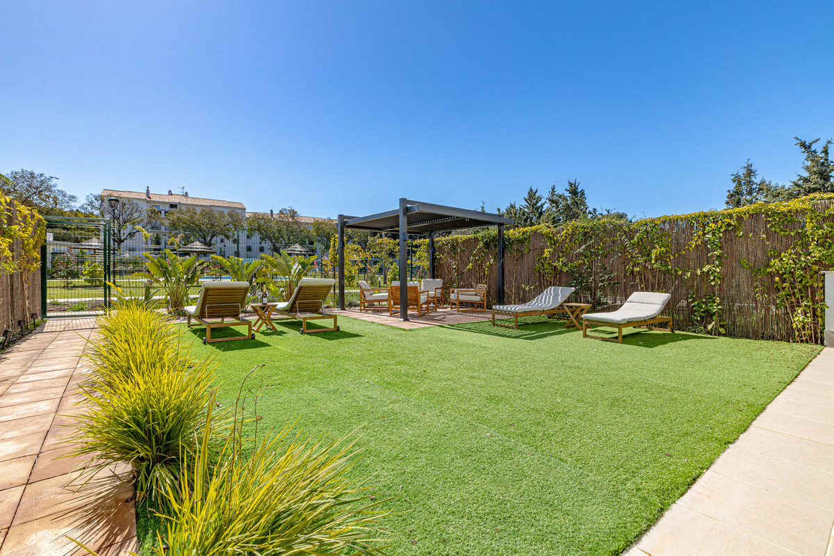 Se vende Apartamento Planta Baja de 2 dormitorios en Costa Del Sol, Málaga, España