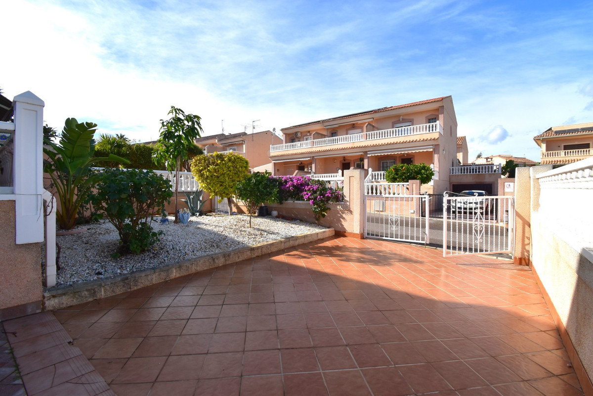 Se vende Adosada de 3 dormitorios en Costa Blanca, Alicante, España