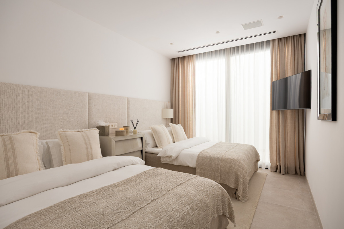 Se vende Villa - Chalet de 4 dormitorios en Costa Del Sol, Málaga, España