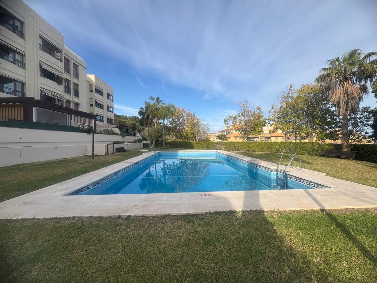 3 Bed Apartment for sale in El Pinillo Costa Del Sol, Málaga, Spain