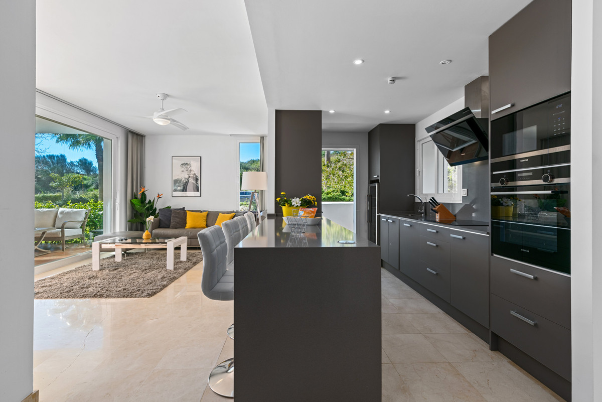 2 Bed Apartment for sale in Casares Costa Del Sol, Málaga, Spain