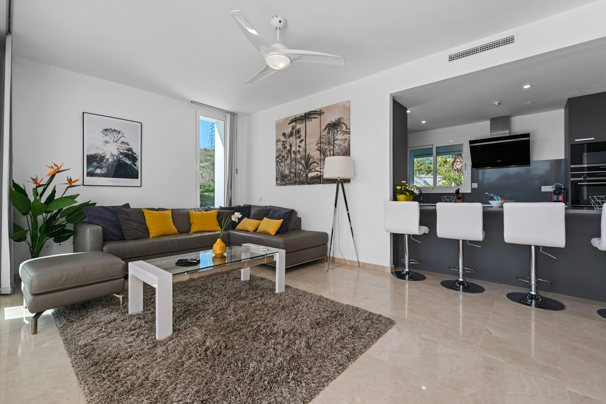 2 Bed Apartment for sale in Casares Costa Del Sol, Málaga, Spain