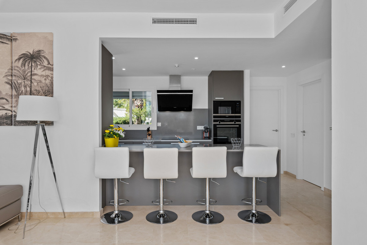 2 Bed Apartment for sale in Casares Costa Del Sol, Málaga, Spain