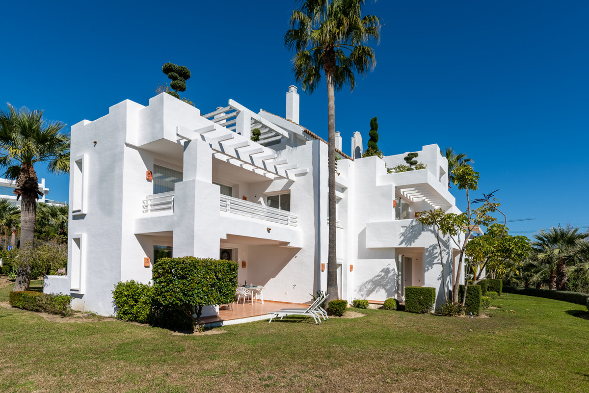 2 Bed Apartment for sale in Casares Costa Del Sol, Málaga, Spain
