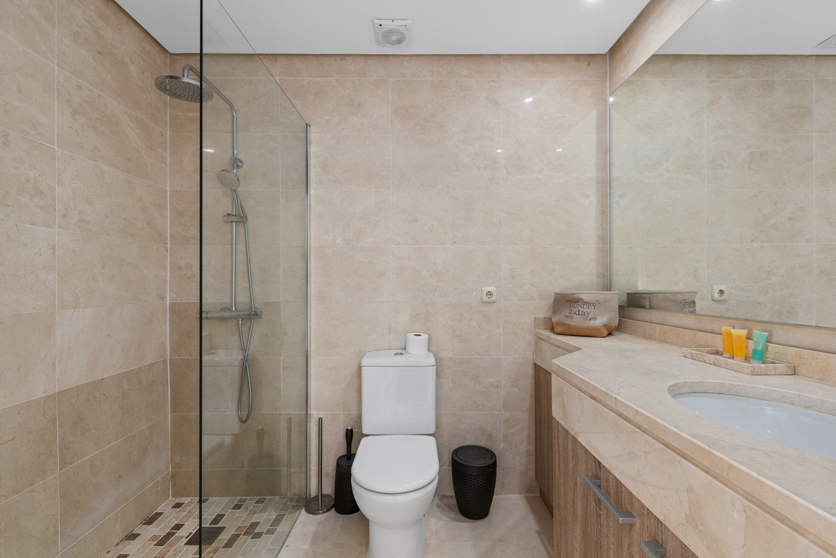 2 Bed Apartment for sale in Casares Costa Del Sol, Málaga, Spain