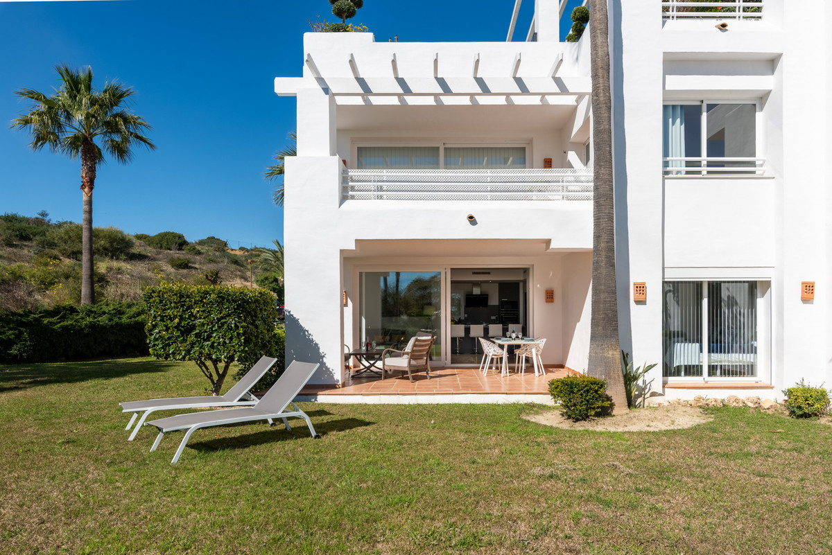 2 Bed Apartment for sale in Casares Costa Del Sol, Málaga, Spain