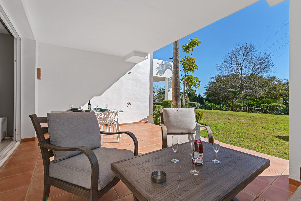 2 Bed Apartment for sale in Casares Costa Del Sol, Málaga, Spain