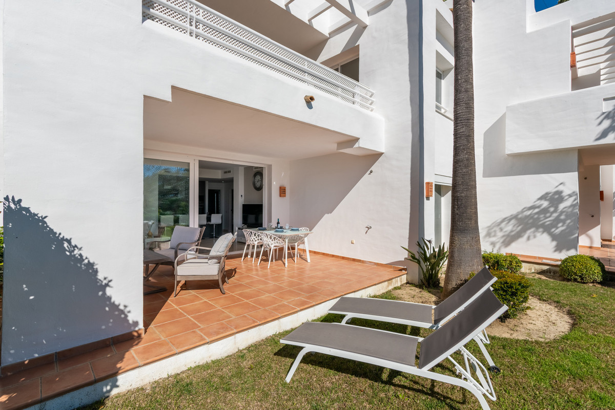2 Bed Apartment for sale in Casares Costa Del Sol, Málaga, Spain