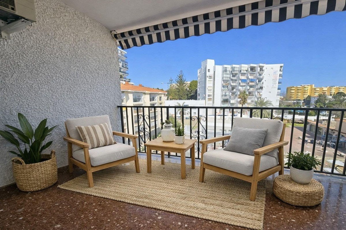 Se vende Apartamento Planta Media de 2 dormitorios en Costa Del Sol, Málaga, España
