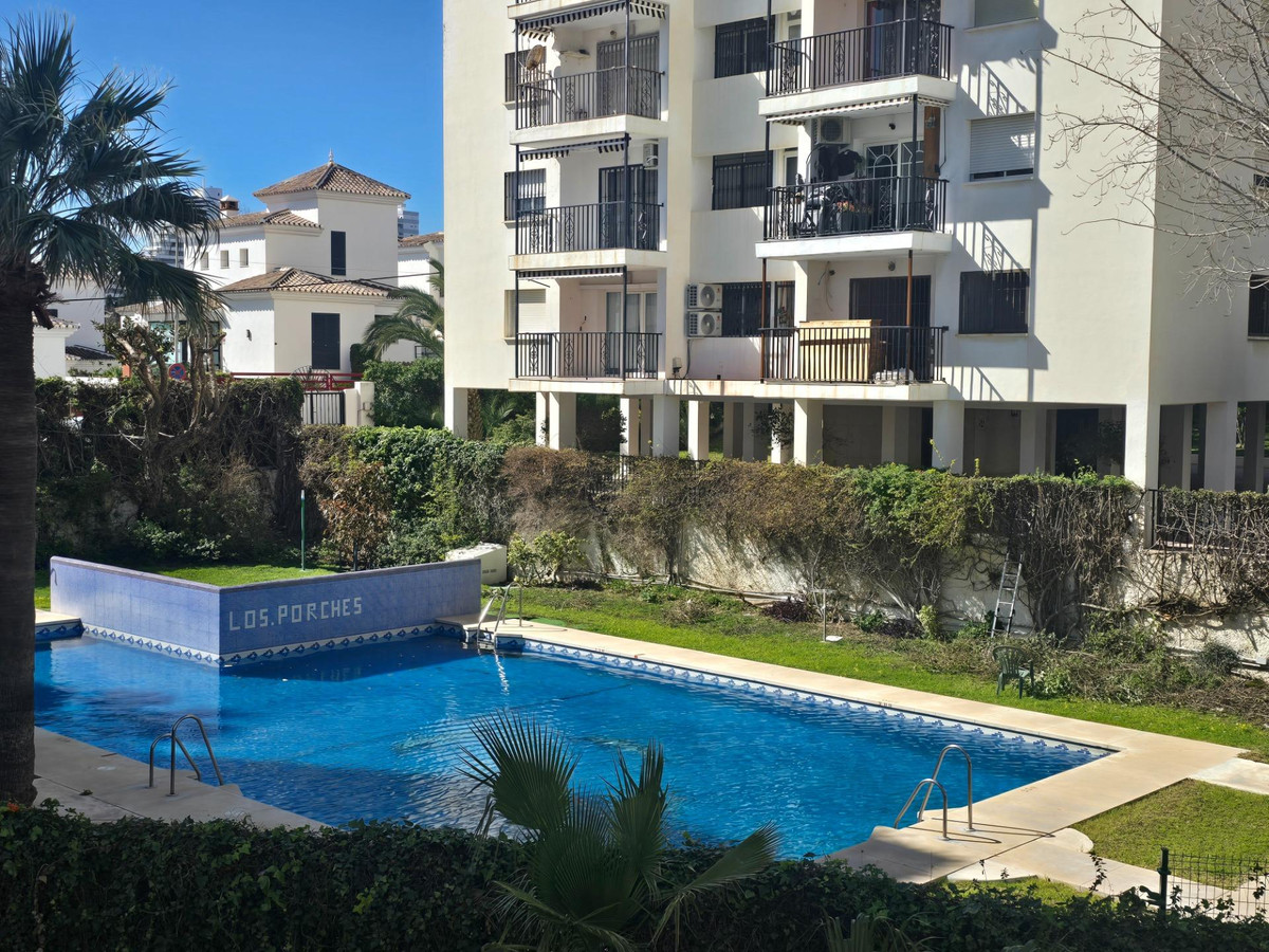 Se vende Apartamento Planta Media de 2 dormitorios en Costa Del Sol, Málaga, España