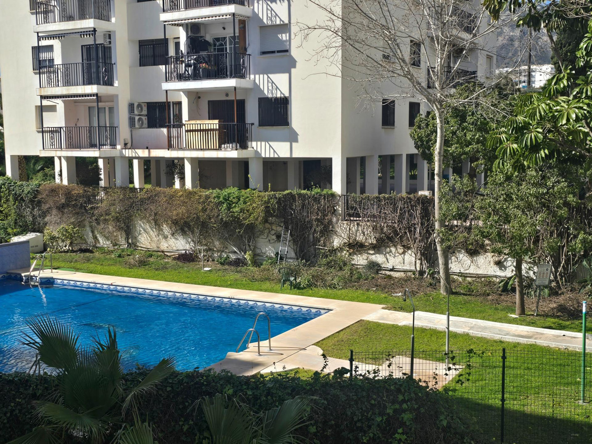 Se vende Apartamento Planta Media de 2 dormitorios en Costa Del Sol, Málaga, España