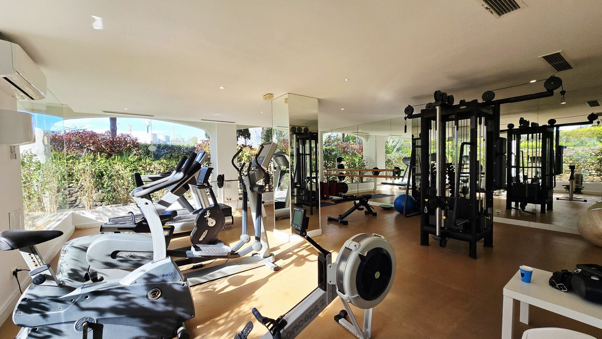 1 Bed Apartment for sale in Puerto Banús Costa Del Sol, Málaga, Spain
