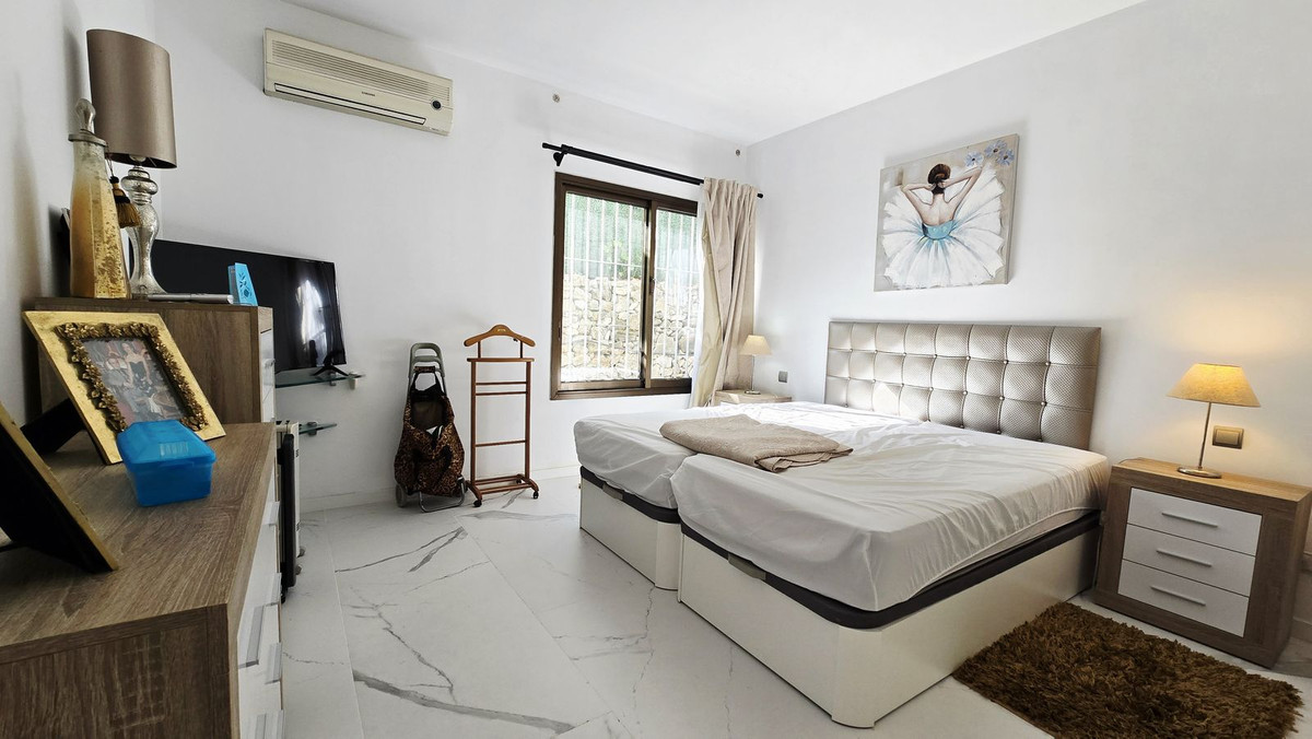 1 Bed Apartment for sale in Puerto Banús Costa Del Sol, Málaga, Spain