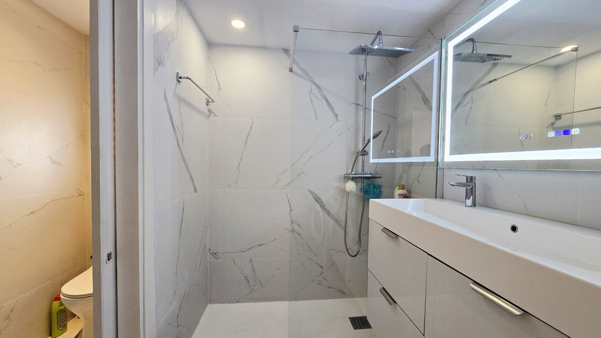 1 Bed Apartment for sale in Puerto Banús Costa Del Sol, Málaga, Spain
