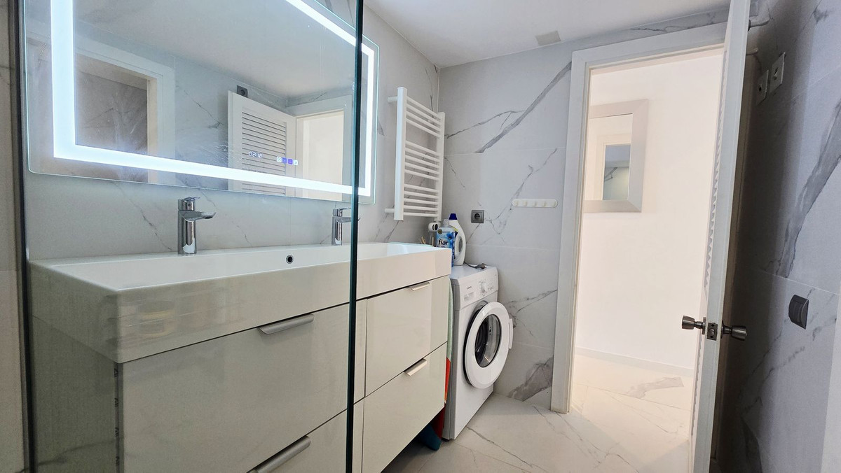 1 Bed Apartment for sale in Puerto Banús Costa Del Sol, Málaga, Spain