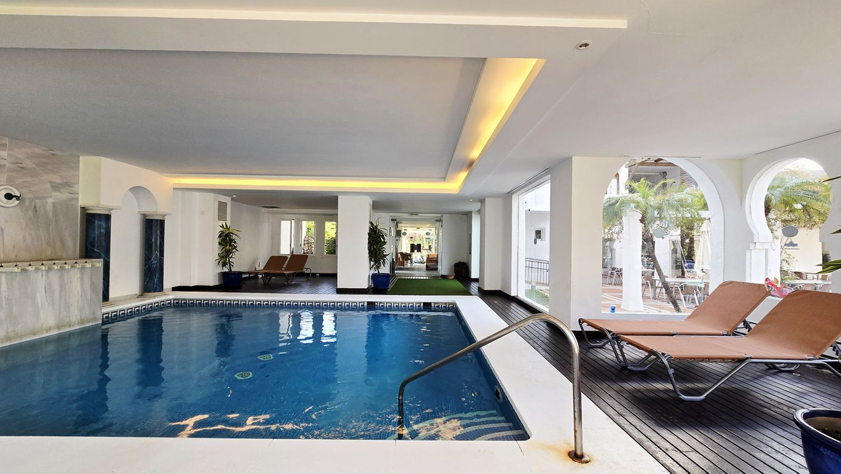 1 Bed Apartment for sale in Puerto Banús Costa Del Sol, Málaga, Spain