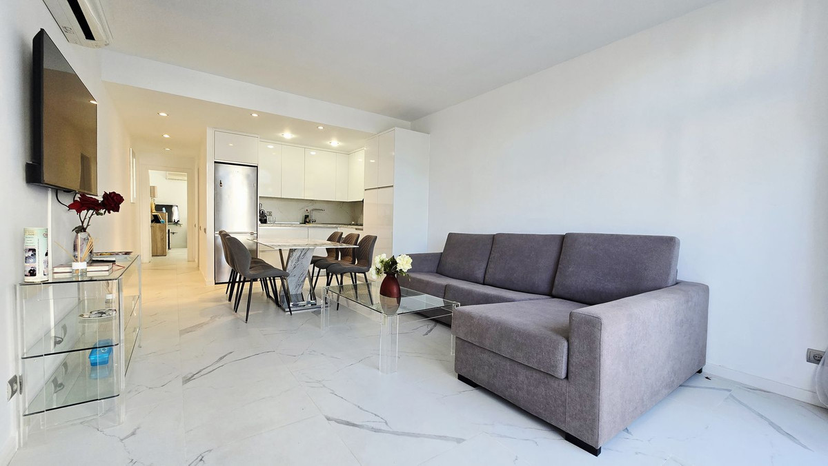 1 Bed Apartment for sale in Puerto Banús Costa Del Sol, Málaga, Spain