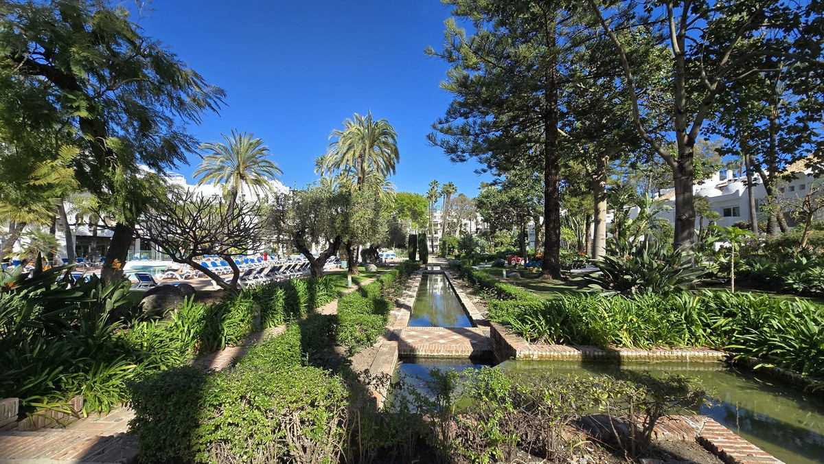 1 Bed Apartment for sale in Puerto Banús Costa Del Sol, Málaga, Spain