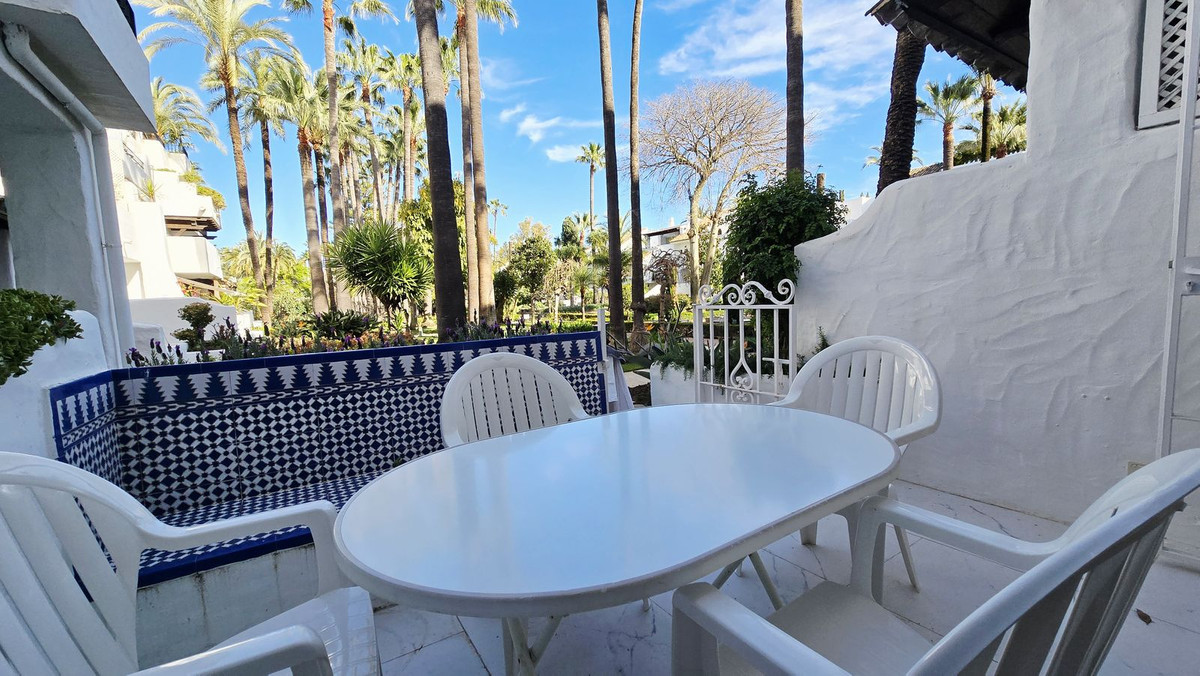 1 Bed Apartment for sale in Puerto Banús Costa Del Sol, Málaga, Spain