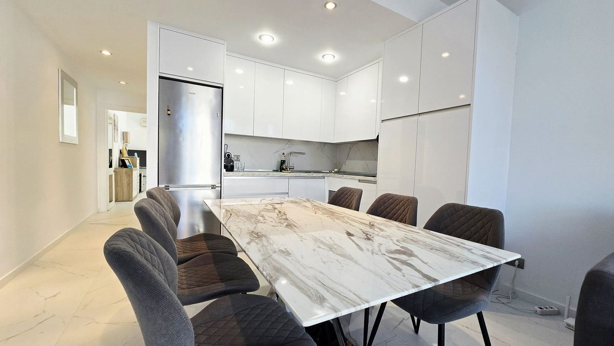 1 Bed Apartment for sale in Puerto Banús Costa Del Sol, Málaga, Spain