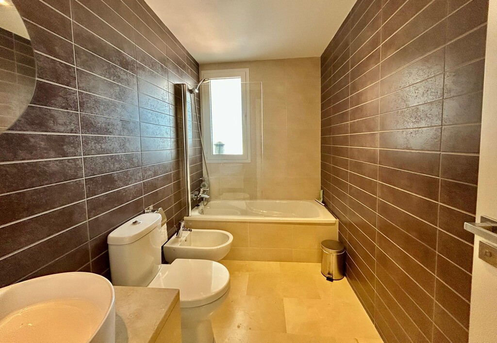 2 Bed Apartment for sale in Estepona Costa Del Sol, Málaga, Spain