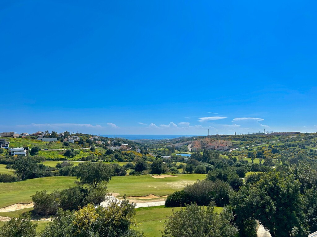 2 Bed Apartment for sale in Estepona Costa Del Sol, Málaga, Spain
