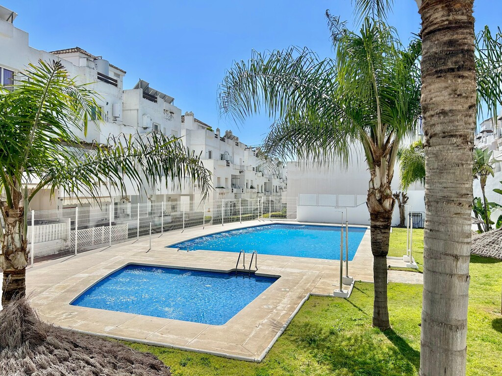 2 Bed Apartment for sale in Estepona Costa Del Sol, Málaga, Spain
