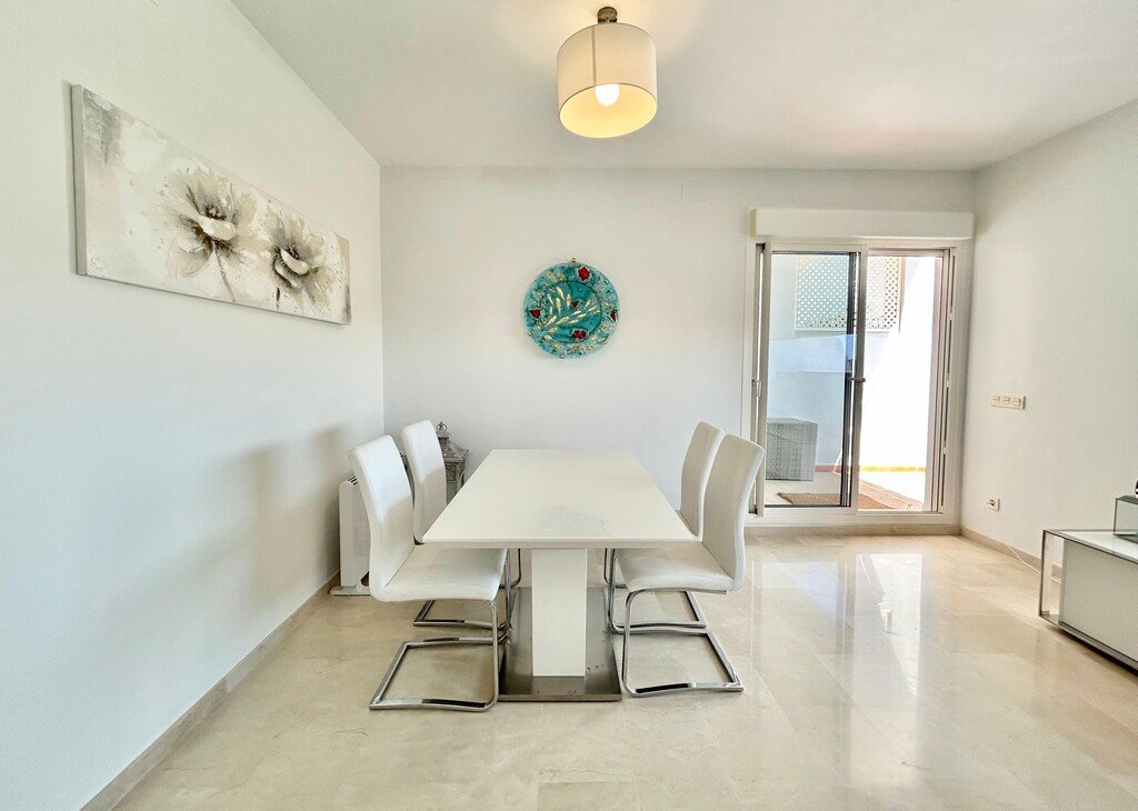 2 Bed Apartment for sale in Estepona Costa Del Sol, Málaga, Spain