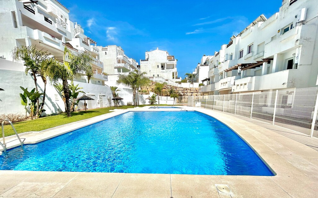 2 Bed Apartment for sale in Estepona Costa Del Sol, Málaga, Spain