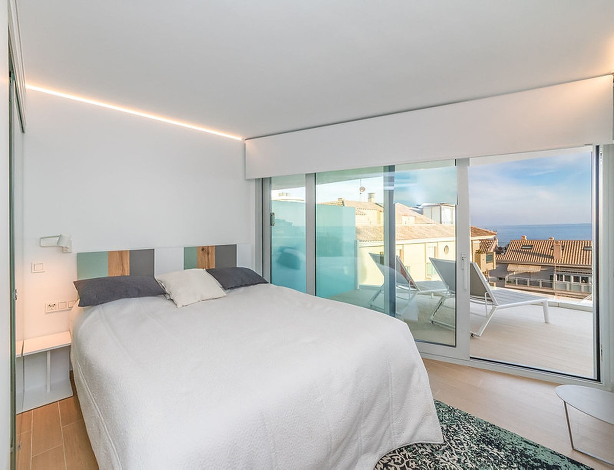 2 Bed Apartment for sale in Fuengirola Costa Del Sol, Málaga, Spain