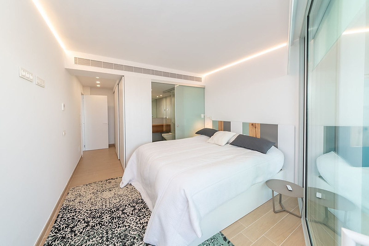 2 Bed Apartment for sale in Fuengirola Costa Del Sol, Málaga, Spain