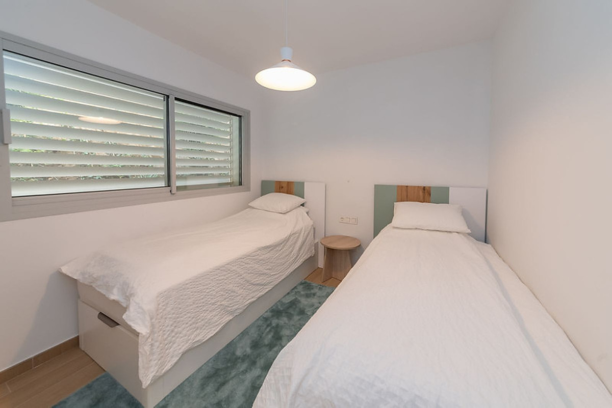 2 Bed Apartment for sale in Fuengirola Costa Del Sol, Málaga, Spain