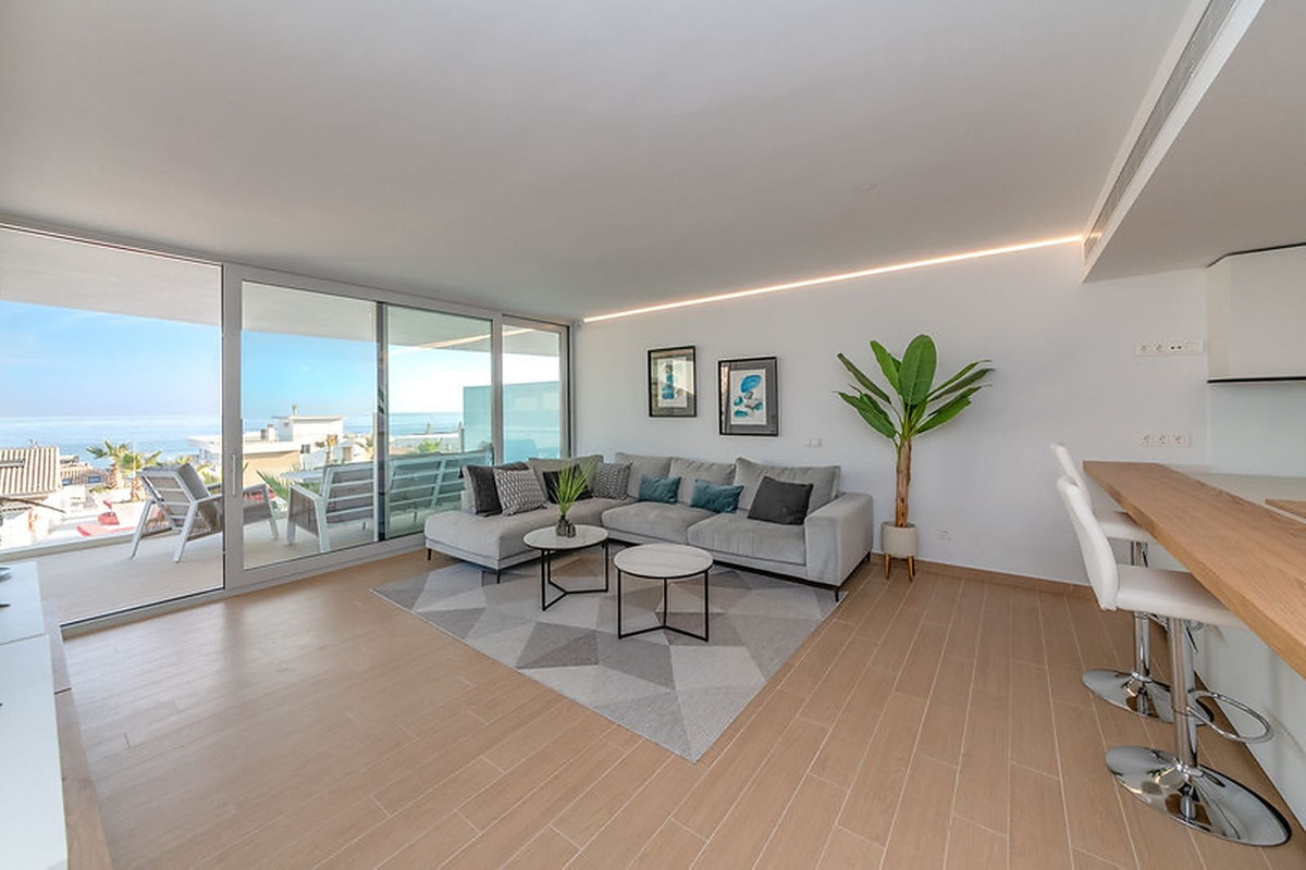 2 Bed Apartment for sale in Fuengirola Costa Del Sol, Málaga, Spain