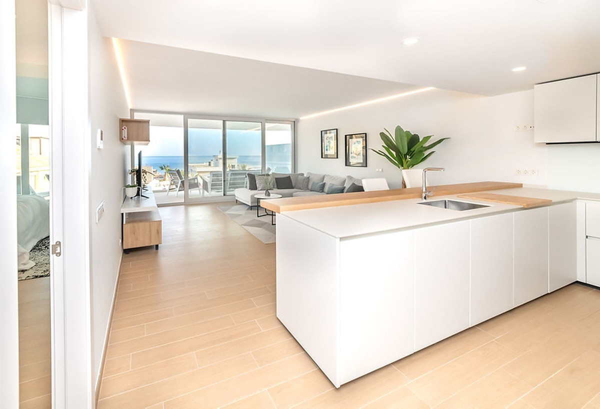 2 Bed Apartment for sale in Fuengirola Costa Del Sol, Málaga, Spain