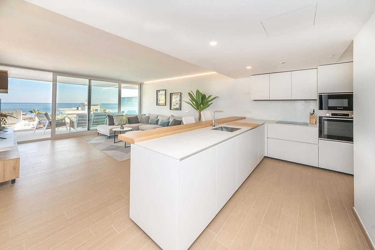 2 Bed Apartment for sale in Fuengirola Costa Del Sol, Málaga, Spain