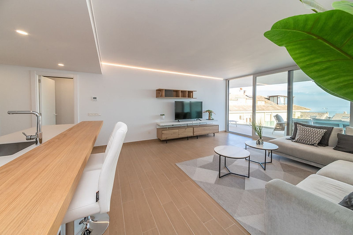 2 Bed Apartment for sale in Fuengirola Costa Del Sol, Málaga, Spain