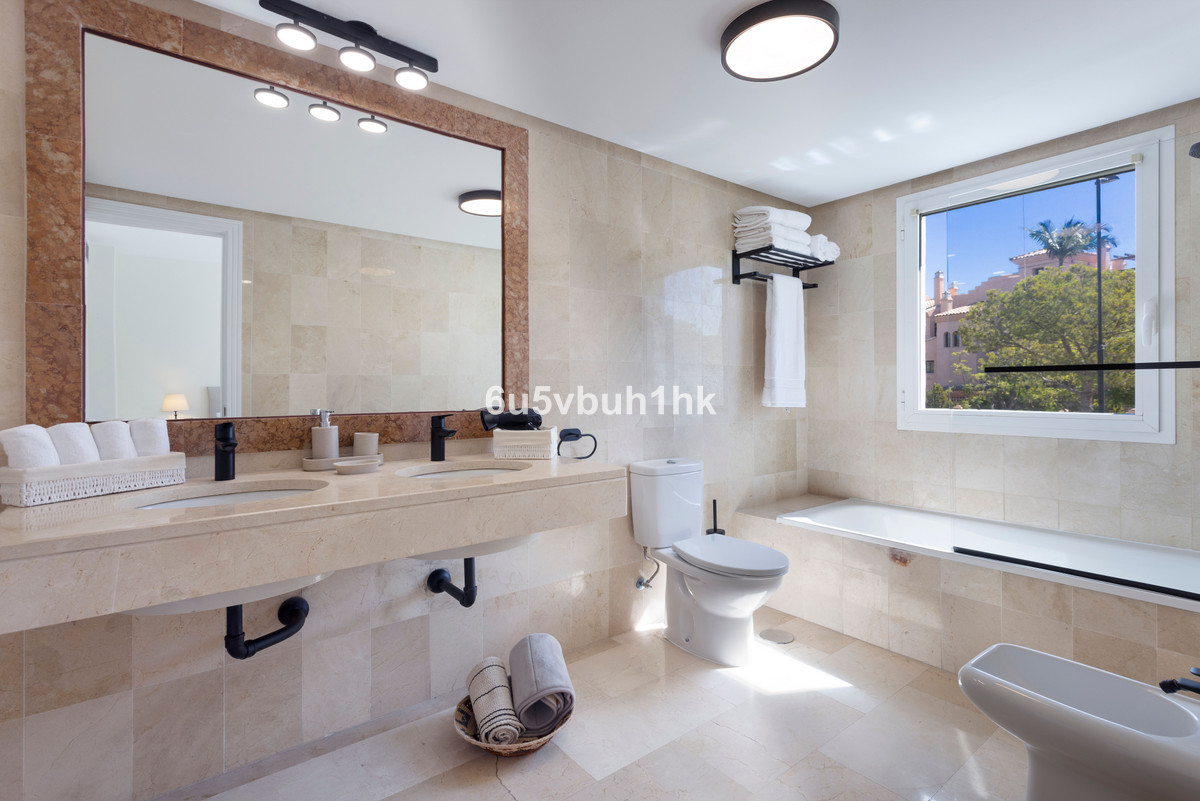 3 Bed Apartment for sale in Estepona Costa Del Sol, Málaga, Spain