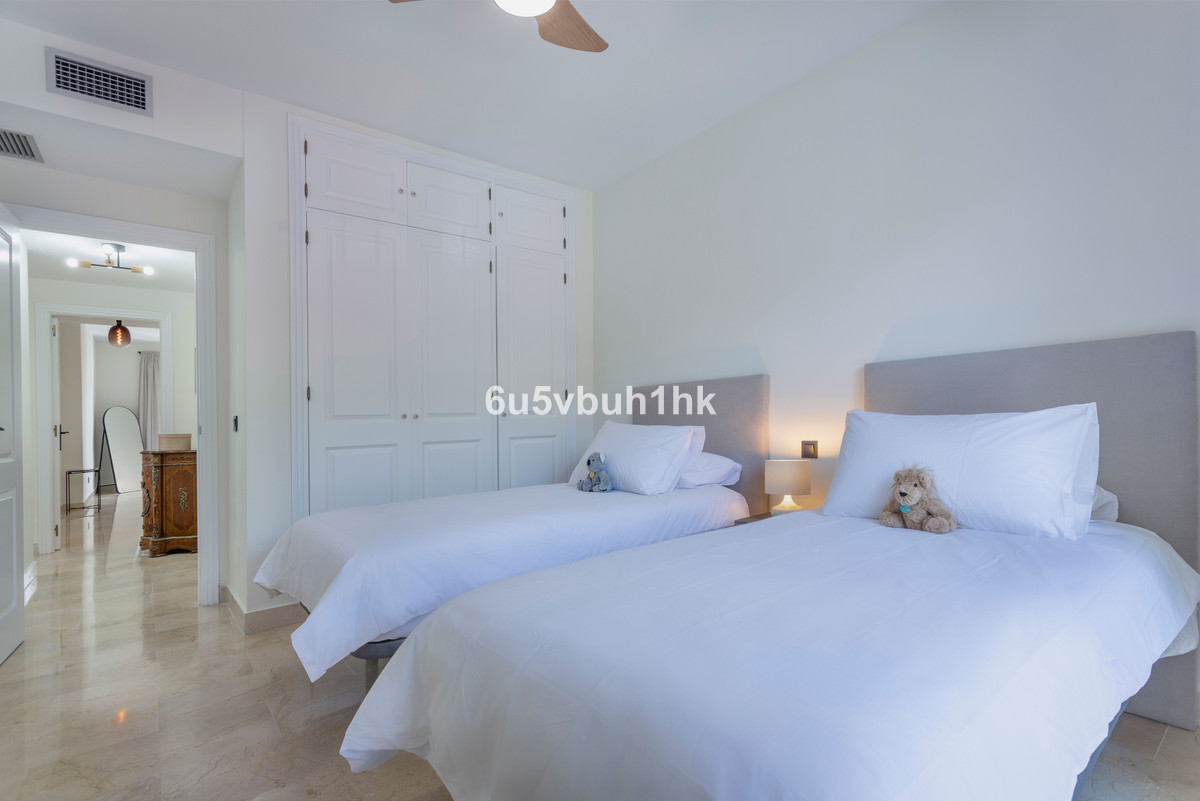 3 Bed Apartment for sale in Estepona Costa Del Sol, Málaga, Spain