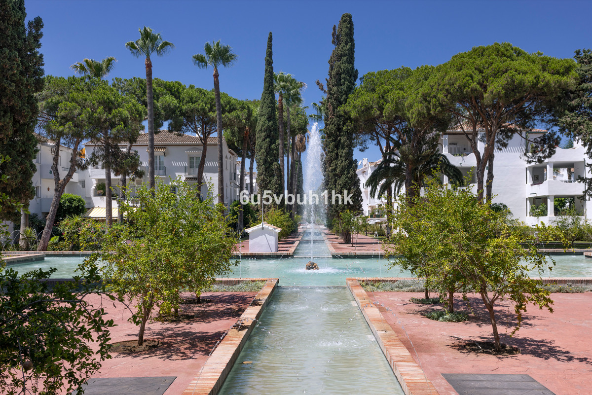 3 Bed Apartment for sale in Estepona Costa Del Sol, Málaga, Spain