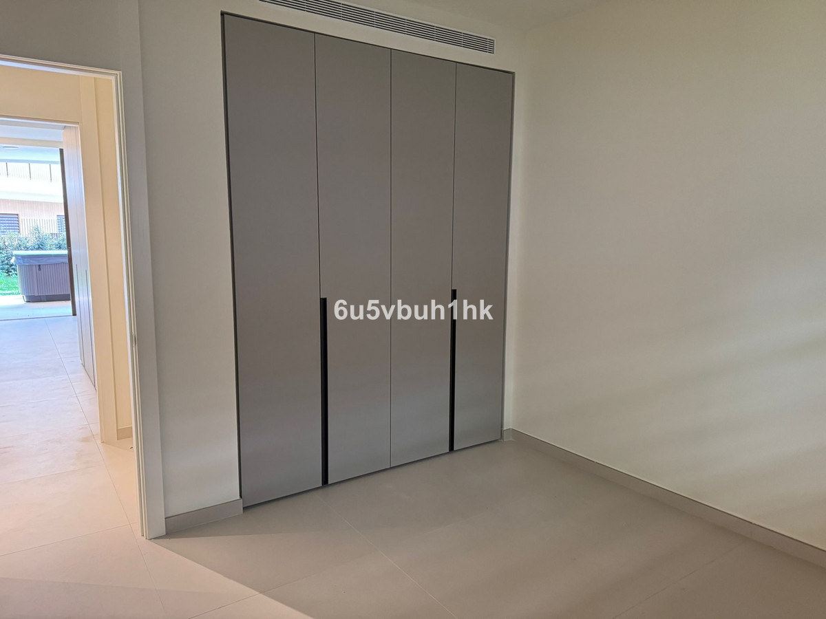 2 Bed Apartment for sale in Fuengirola Costa Del Sol, Málaga, Spain