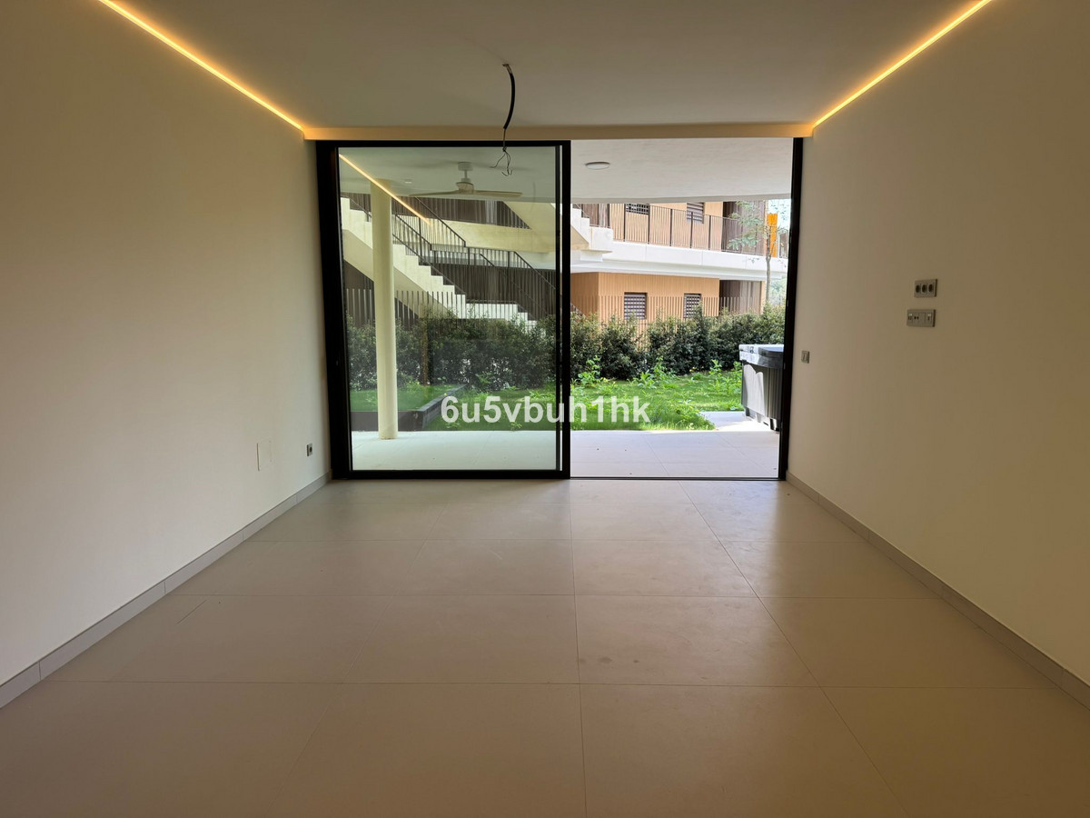 2 Bed Apartment for sale in Fuengirola Costa Del Sol, Málaga, Spain