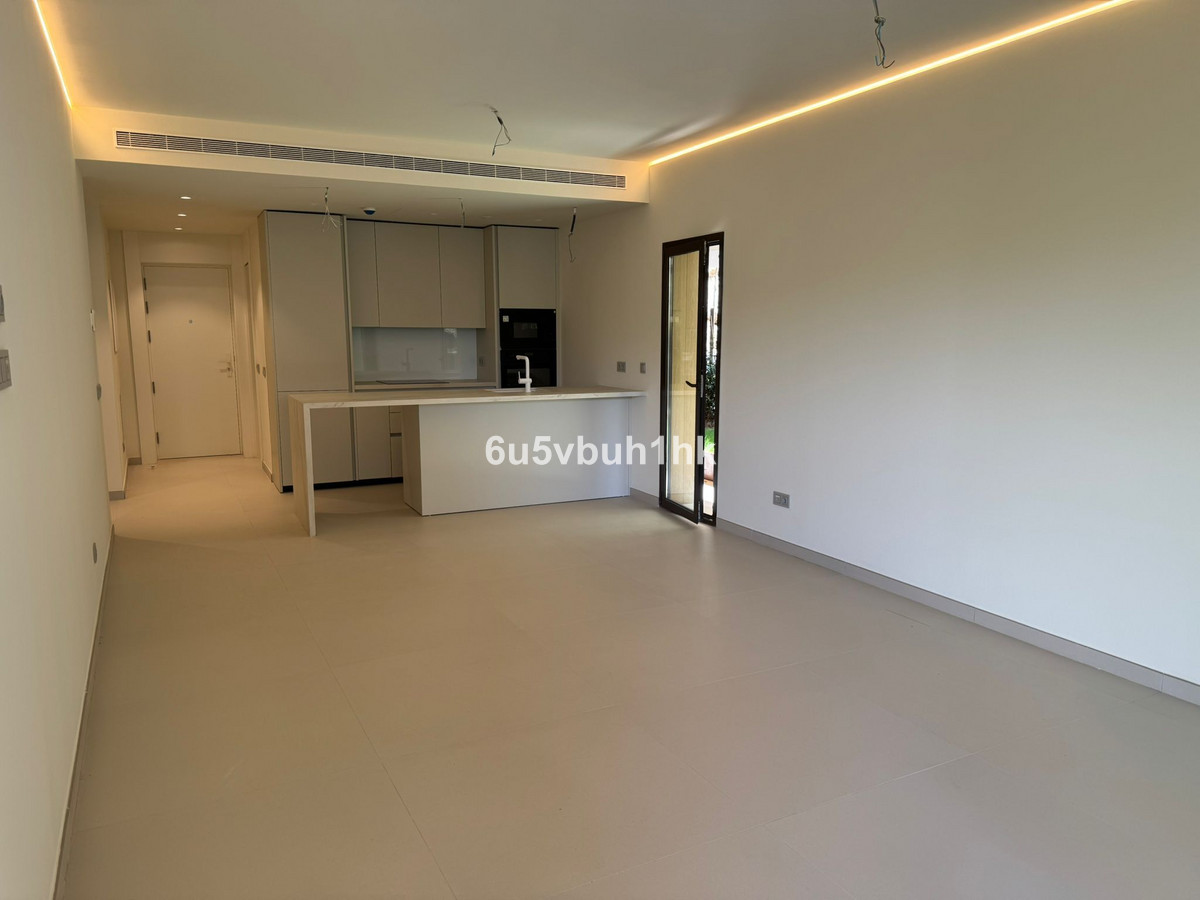 2 Bed Apartment for sale in Fuengirola Costa Del Sol, Málaga, Spain