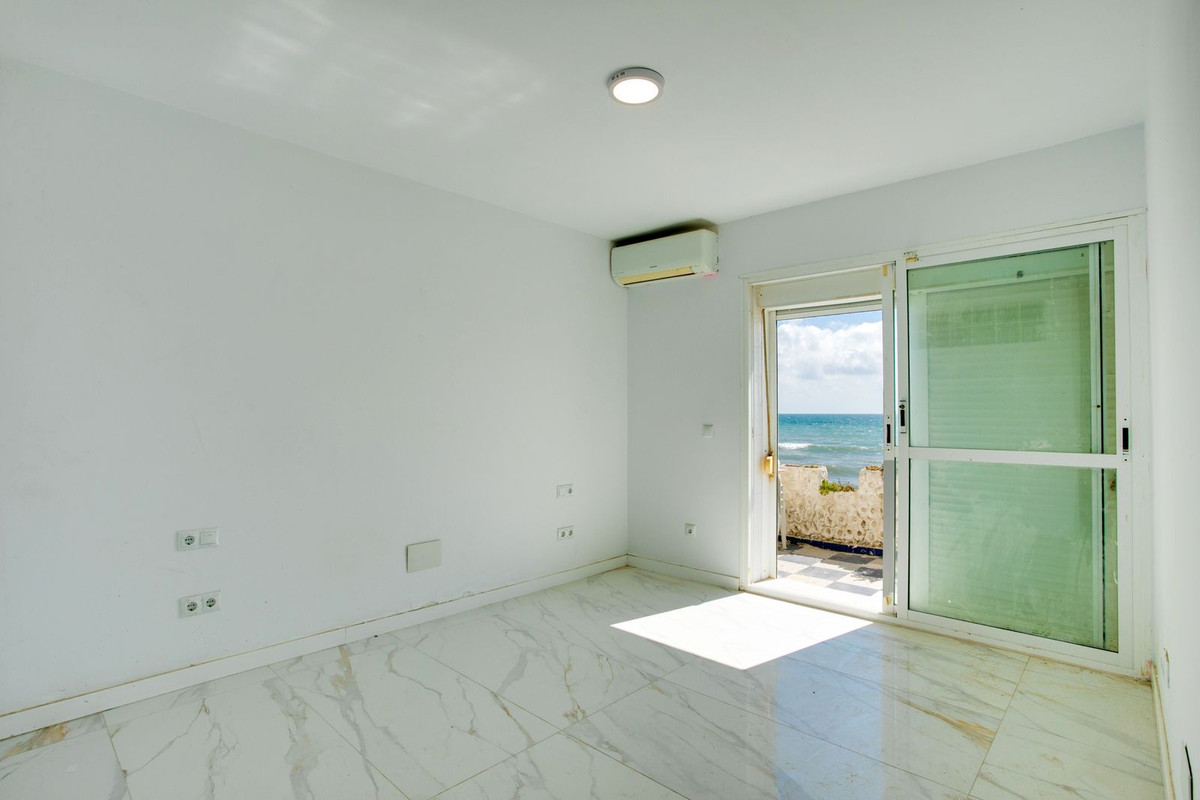 3 Bed Townhouse for sale in Estepona Costa Del Sol, Málaga, Spain