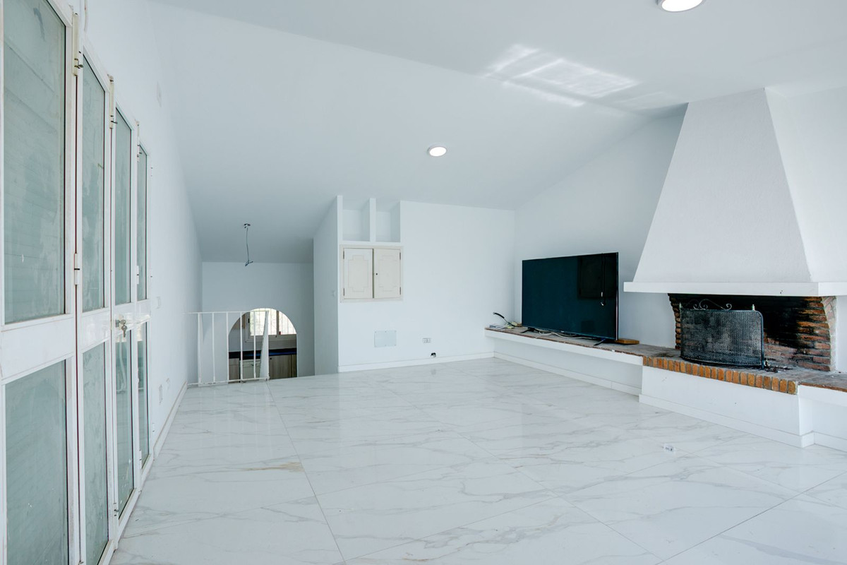 3 Bed Townhouse for sale in Estepona Costa Del Sol, Málaga, Spain