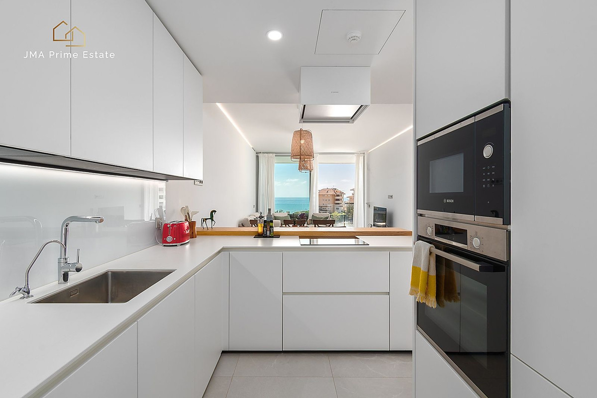 2 Bed Apartment for sale in Fuengirola Costa Del Sol, Málaga, Spain