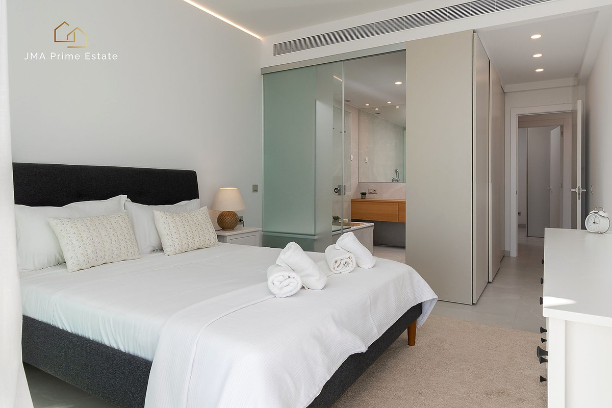 2 Bed Apartment for sale in Fuengirola Costa Del Sol, Málaga, Spain