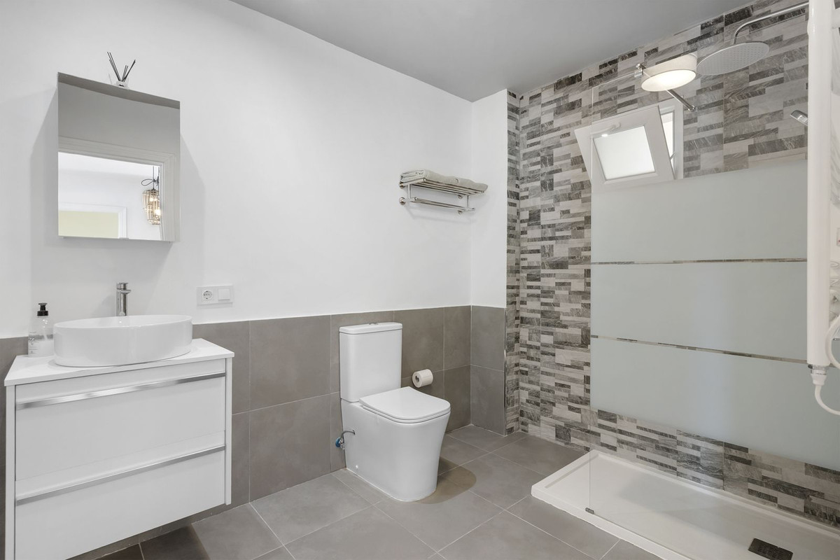 3 Bed Apartment for sale in Los Boliches Costa Del Sol, Málaga, Spain
