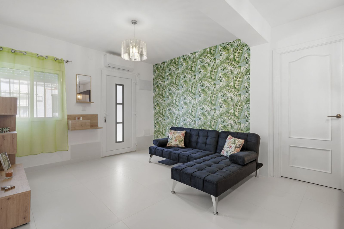 3 Bed Apartment for sale in Los Boliches Costa Del Sol, Málaga, Spain