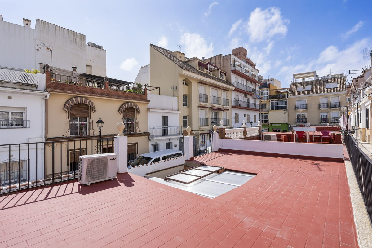 3 Bed Apartment for sale in Los Boliches Costa Del Sol, Málaga, Spain