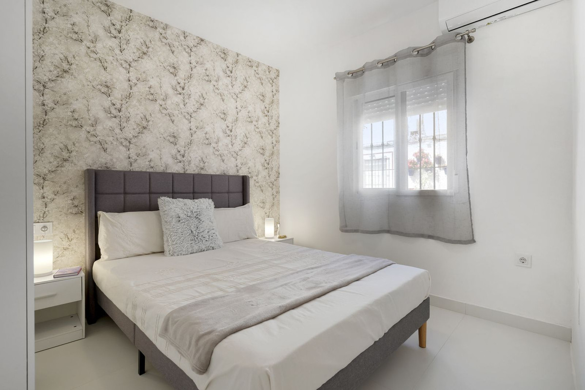 3 Bed Apartment for sale in Los Boliches Costa Del Sol, Málaga, Spain